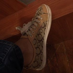 GUESS TENNIS SHOES